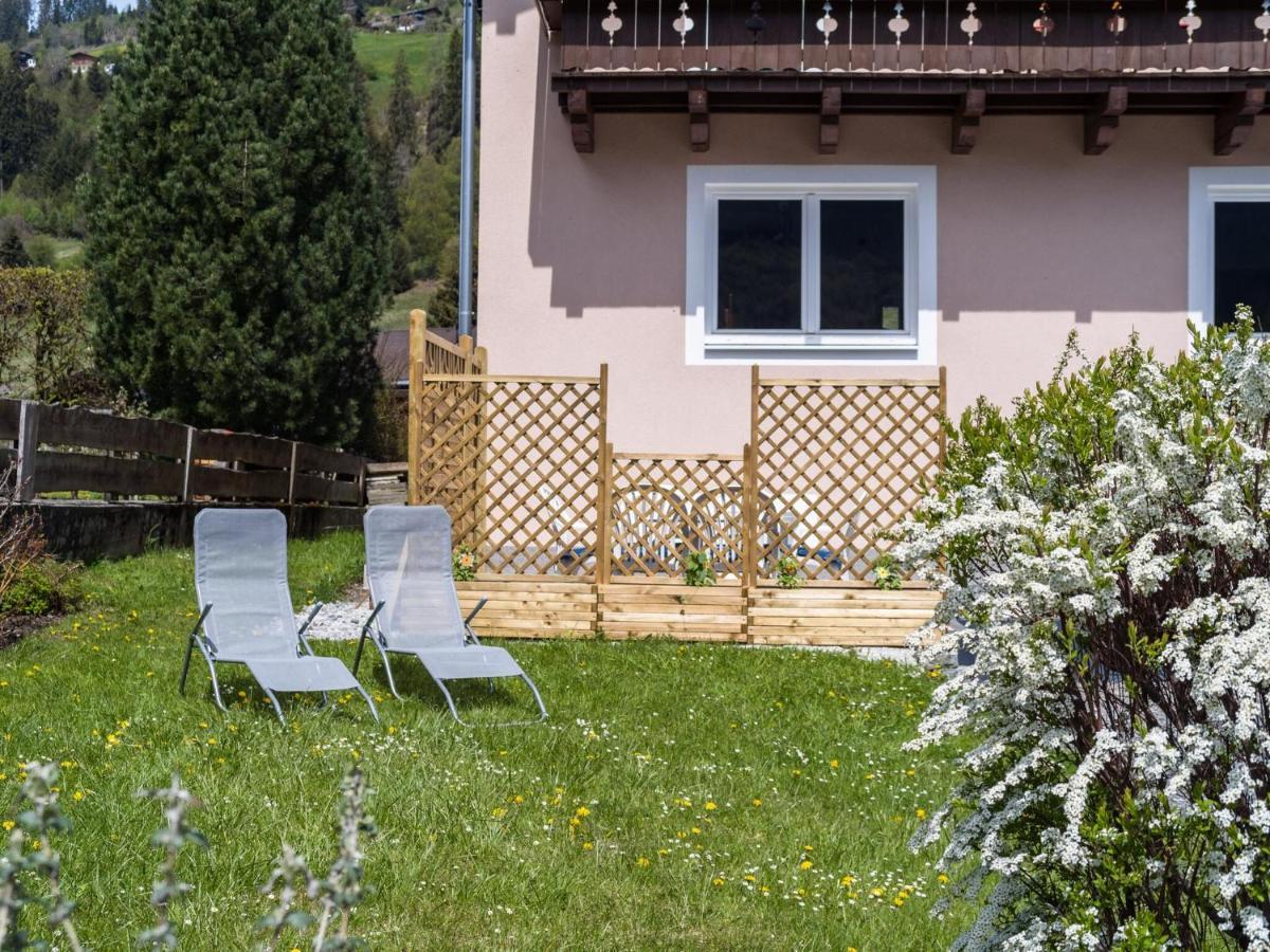 Modern Apartment Near Ski Area In M Hlbach Dorf  Buitenkant foto